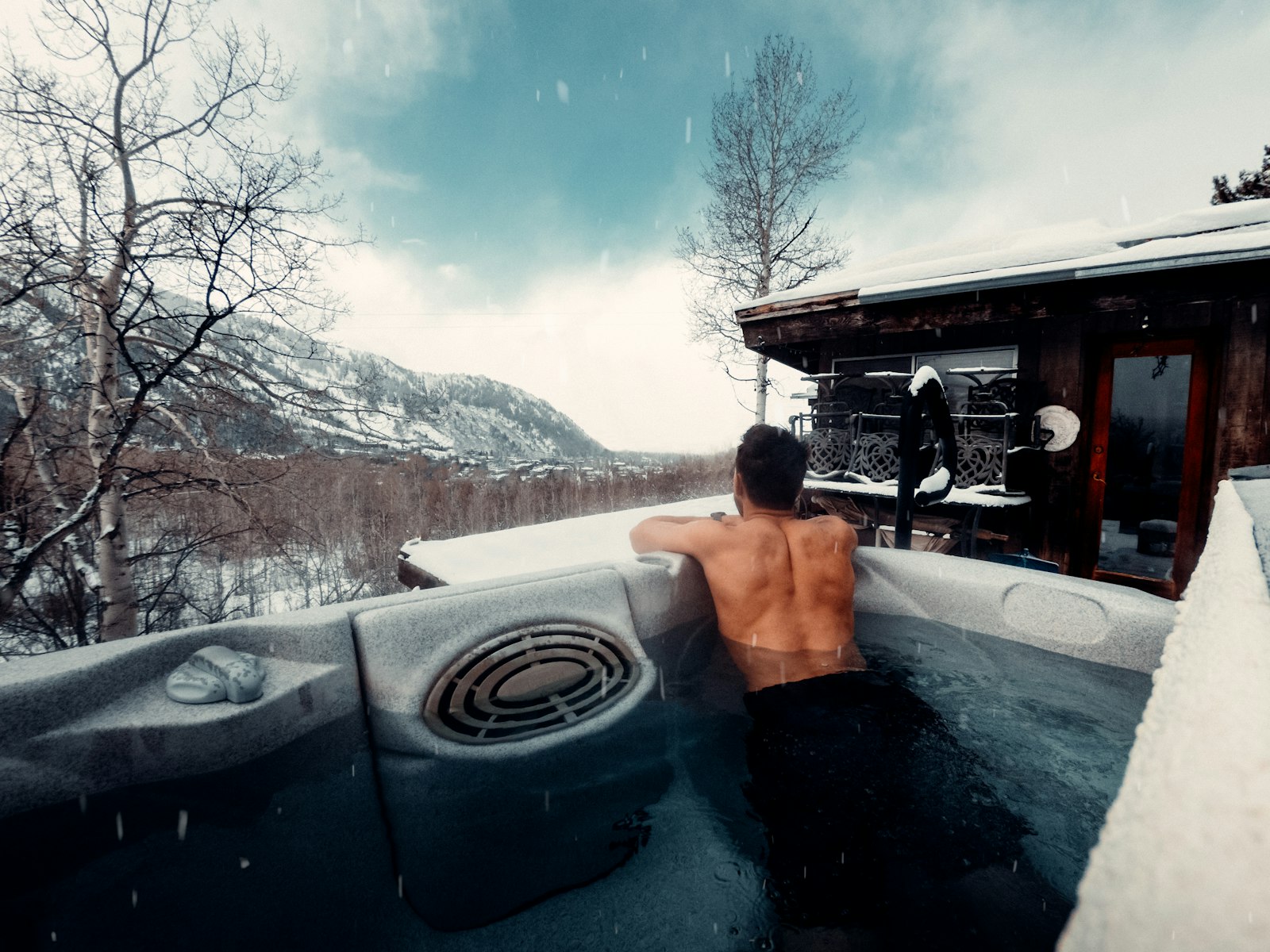 Hot Tub Removal Cost Breakdown for Austin, TX — 2026 Pricing Guide & Hidden Fees