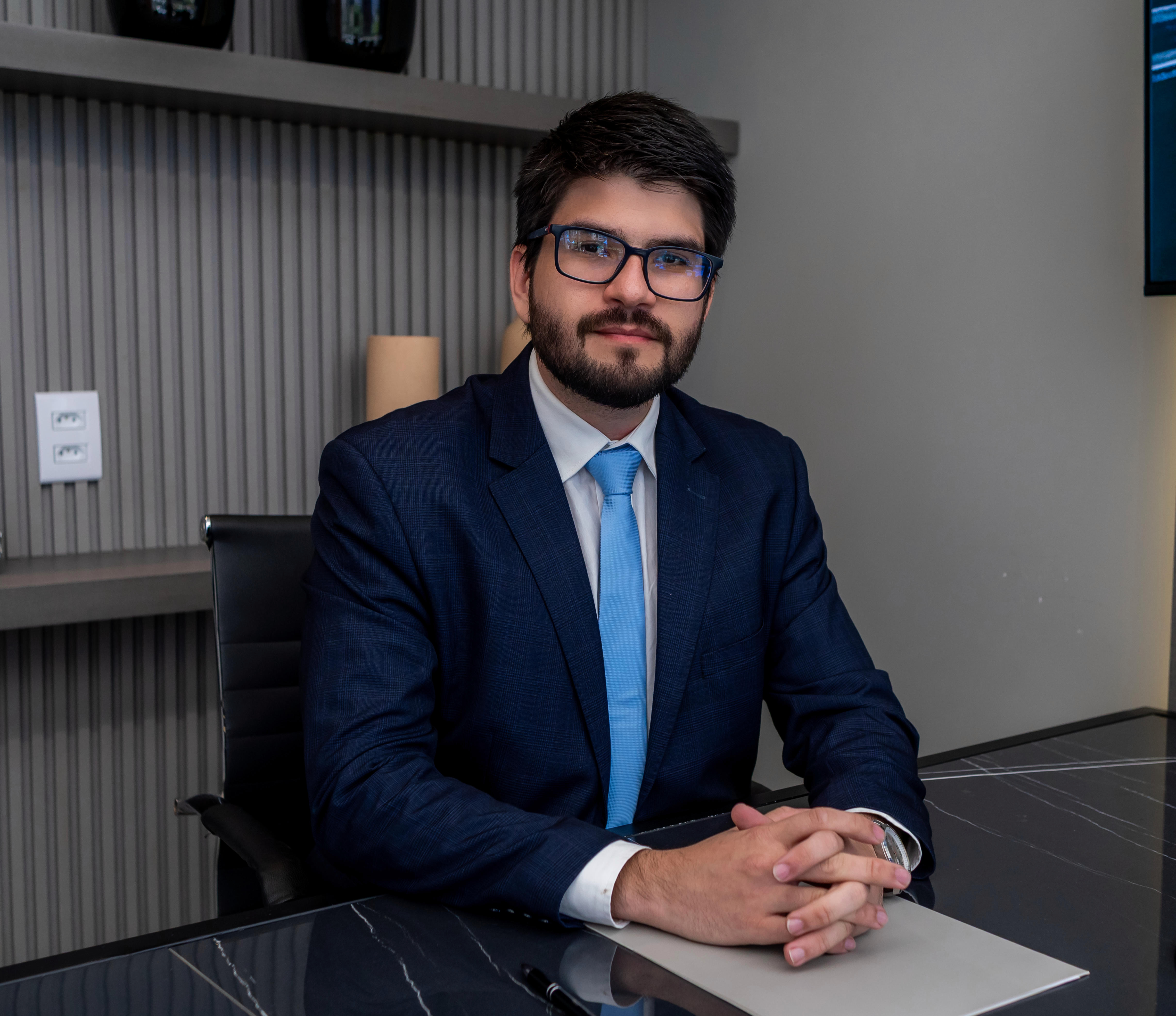 Felipe Viana, advogado