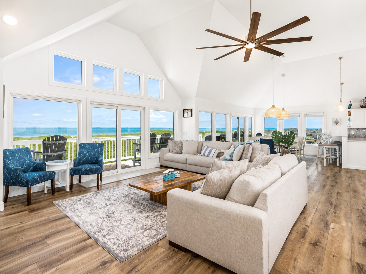 Island Dreams Hideaway beachfront living room