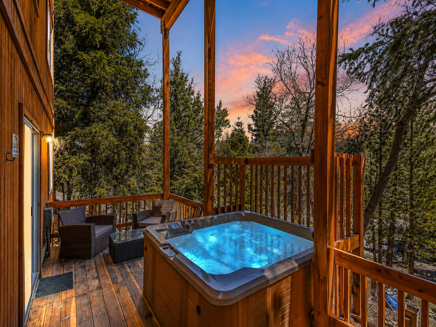 Bear Summit Hideaway with hot tub in the woods