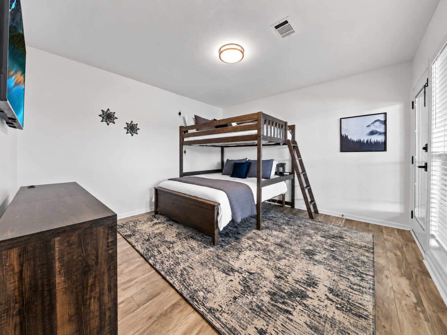 Bedroom 6 at Eagle Point Hideaway