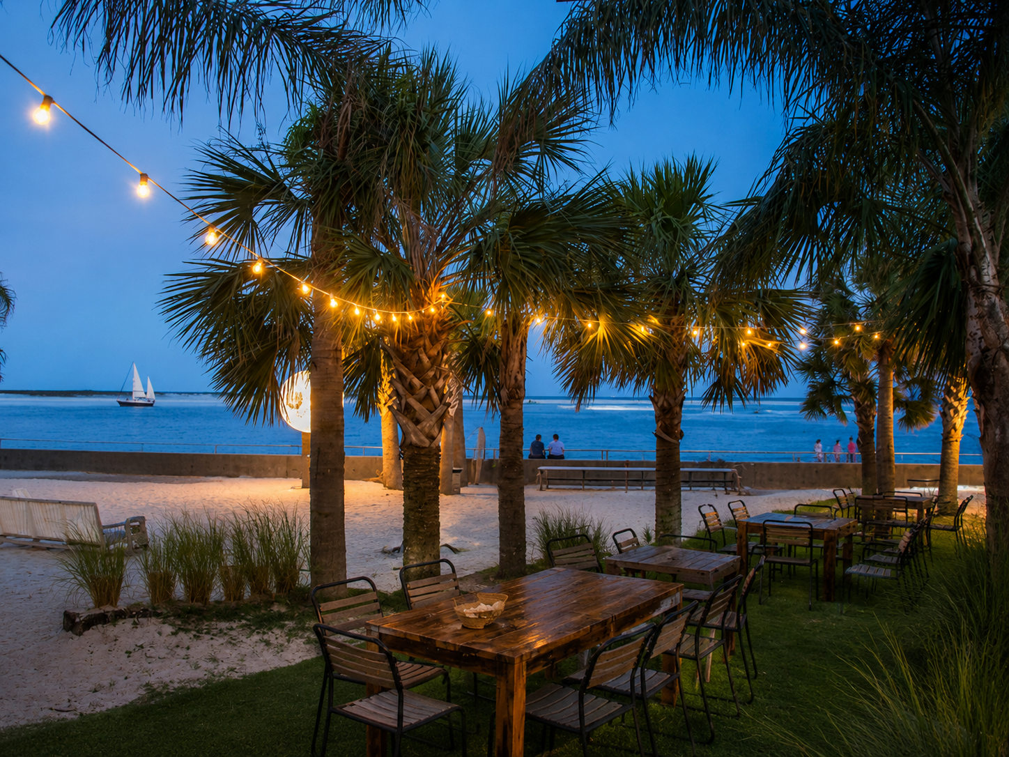 Outdoor dining and local shops in Gulf Shores