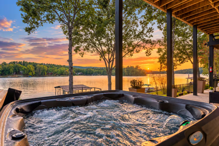 Eagle Point Hideaway lakefront home at night