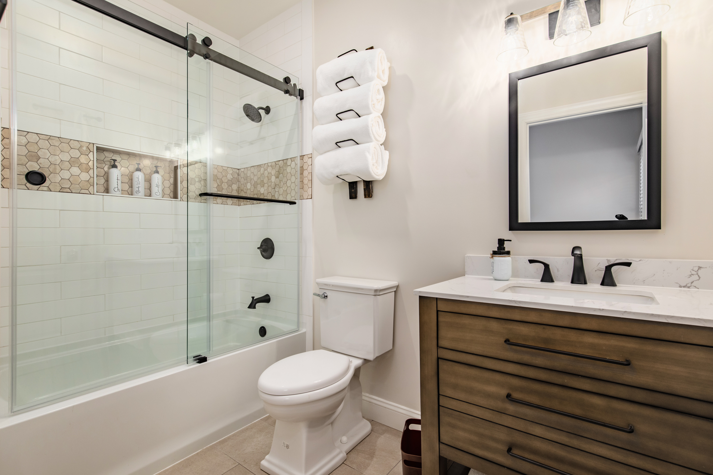 Double vanity bathroom at Bourbon Trail Hideaway