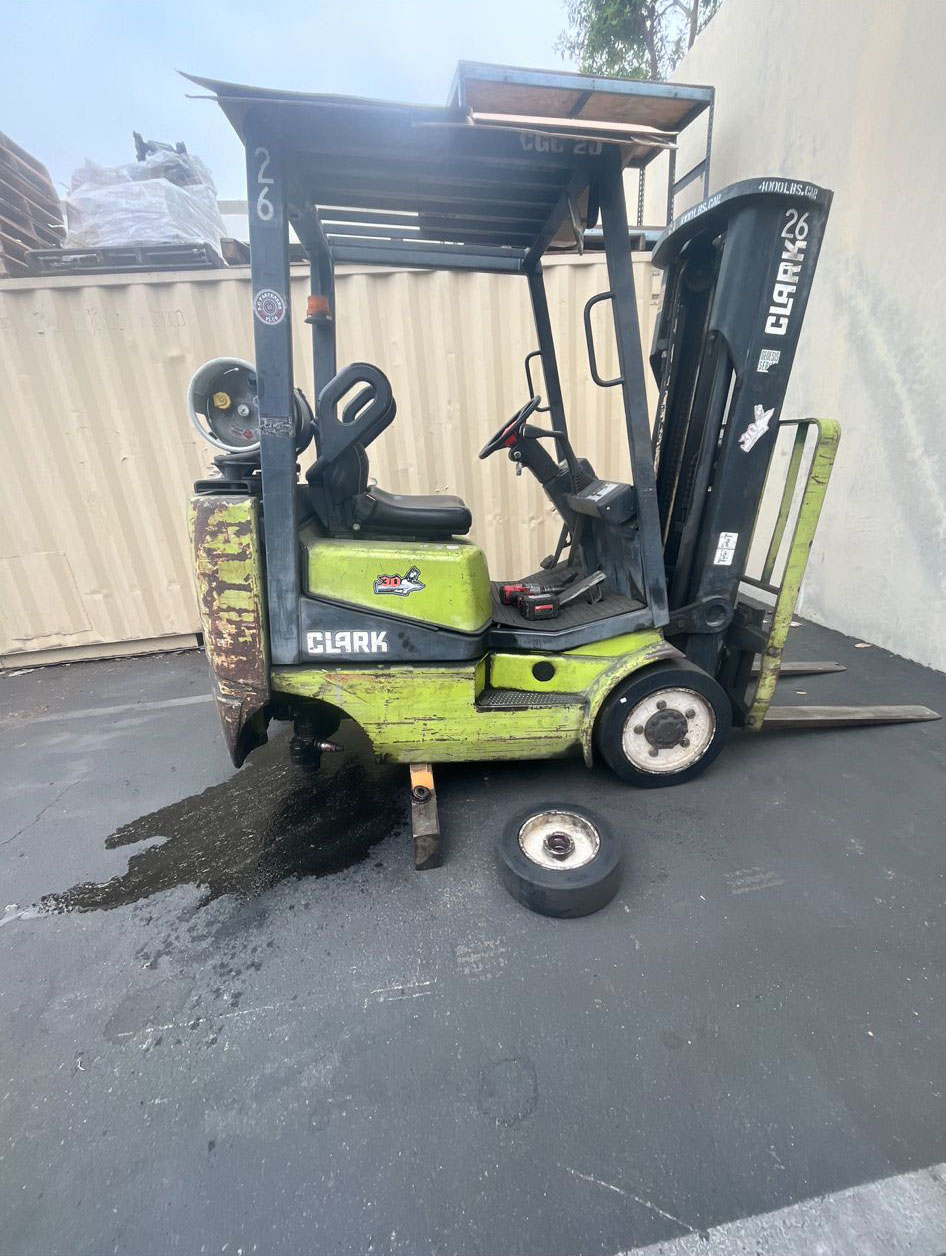 IE Forklift work photo 1