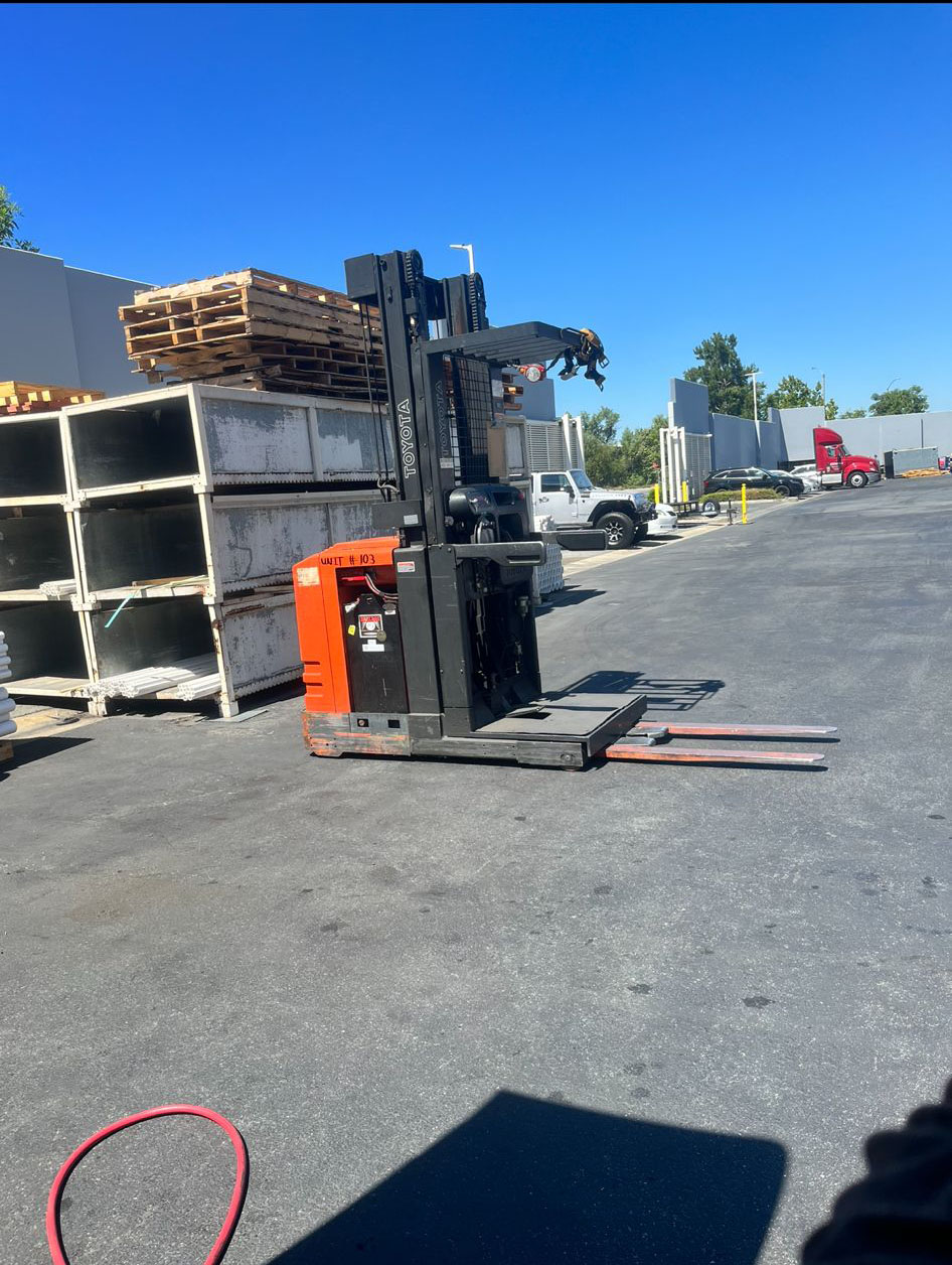 IE Forklift work photo 4