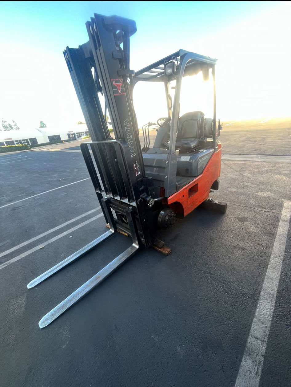 IE Forklift work photo 5