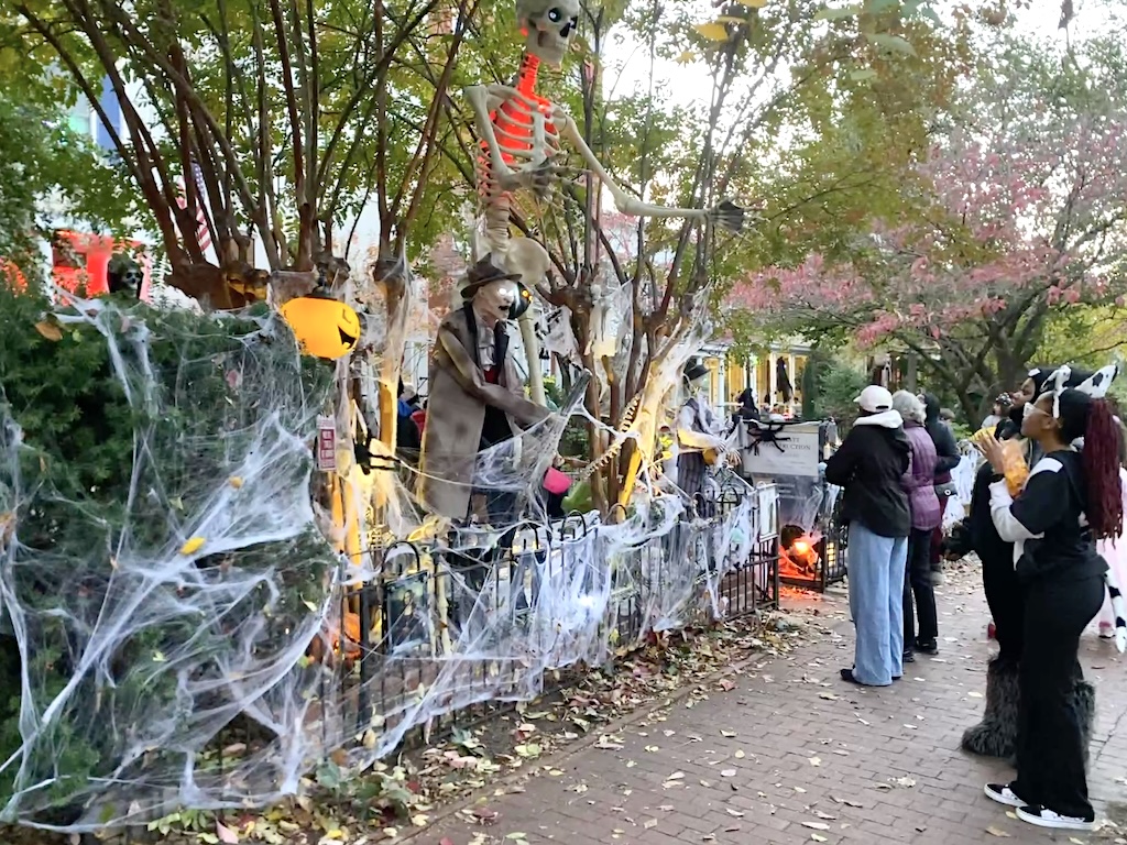 Capitol Hill trick-or-treating washington dc