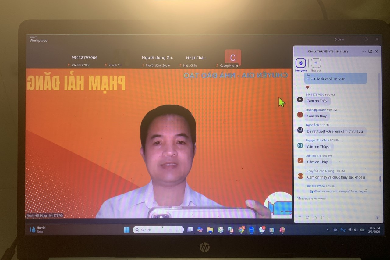 Học viên tham gia lớp học Zoom trực tiếp