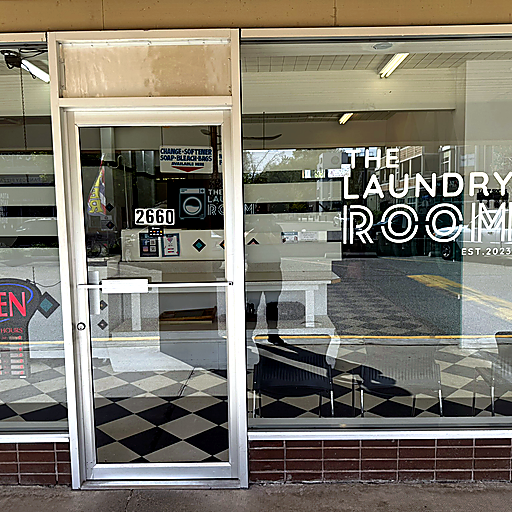 The Laundry Room storefront on Pandosy Street
