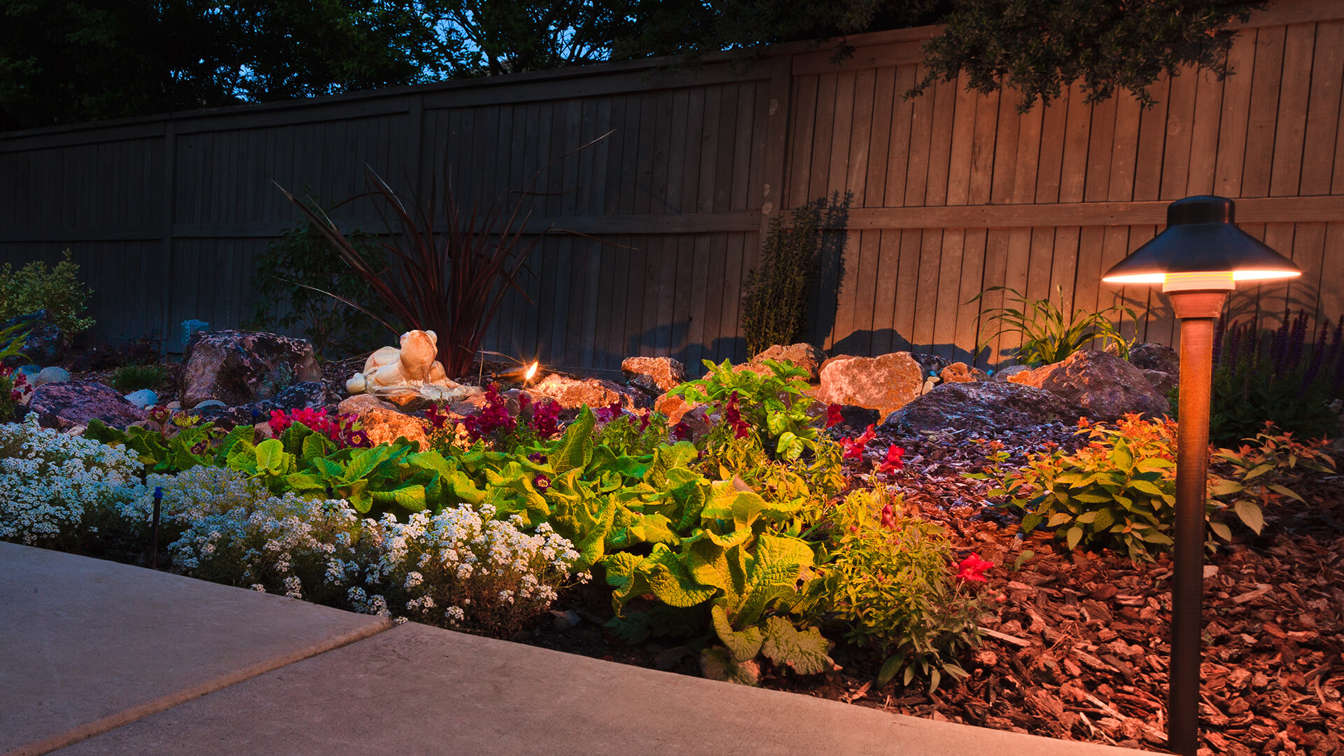 Architectural landscape lighting