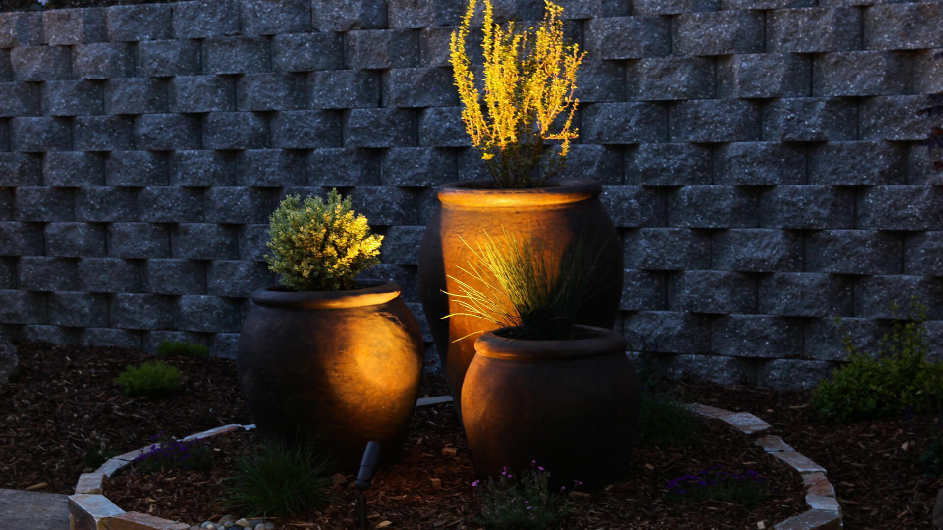 Architectural landscape lighting