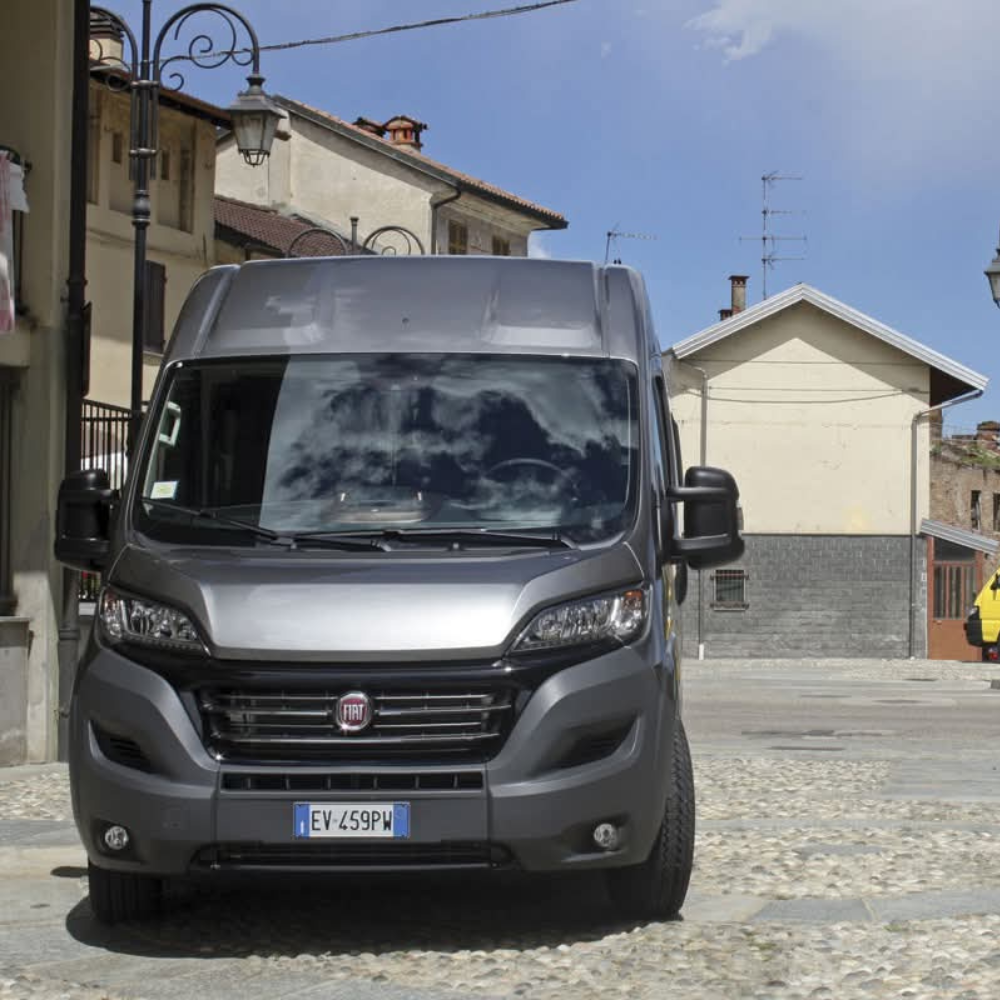 Eurobusmini nemzetközi személyszállító kisbusz