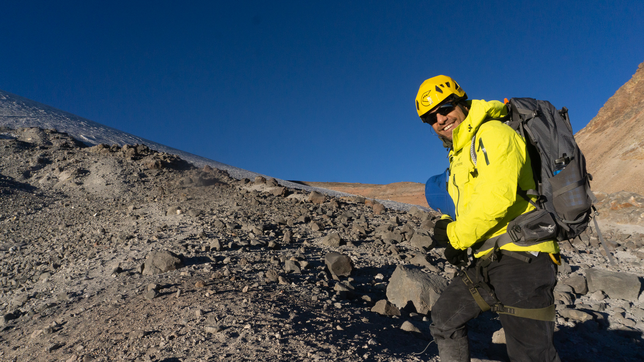 Yacana client achieving summit on Mexican volcano