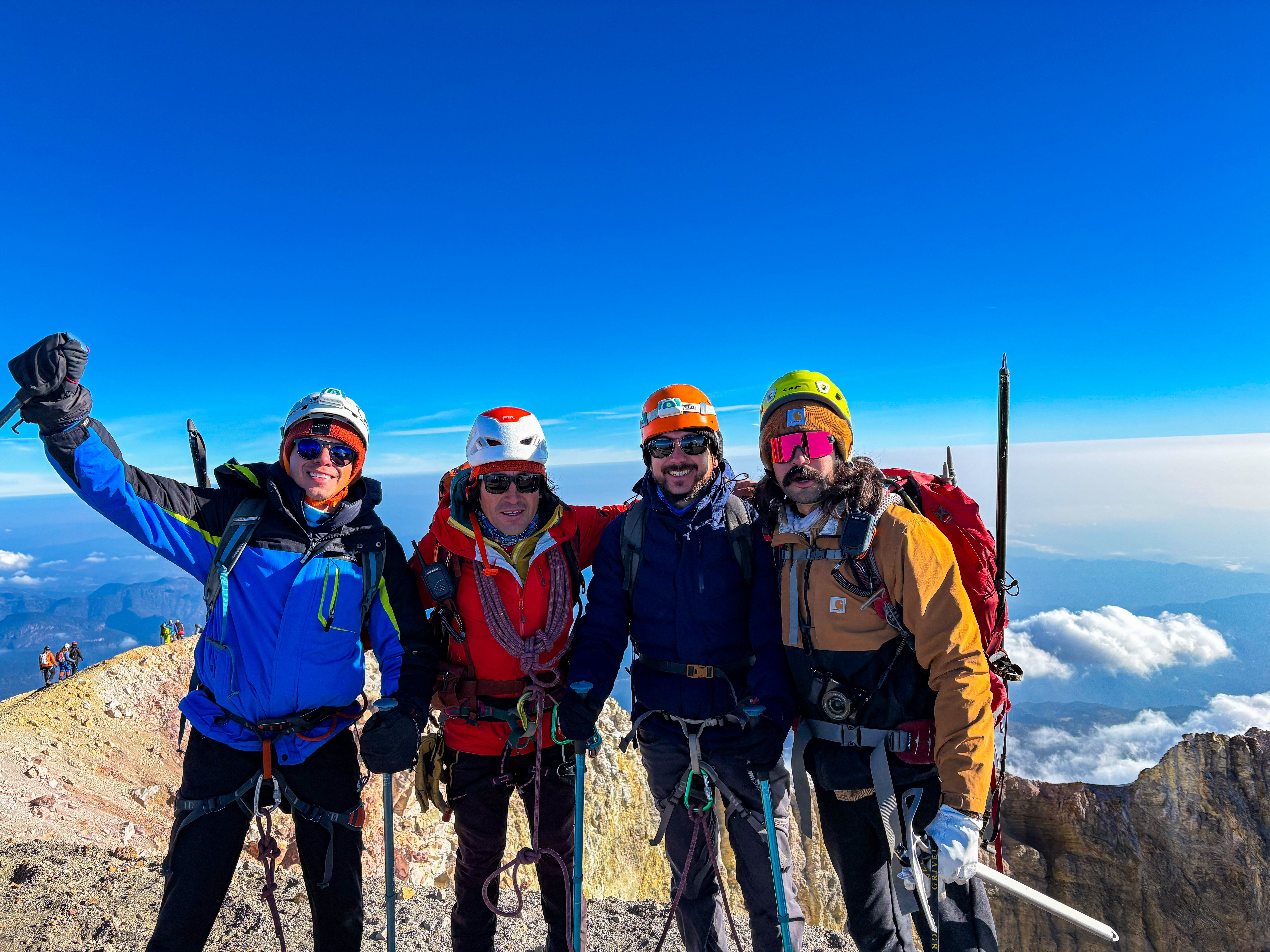 Yacana clients on summit expedition in central Mexico