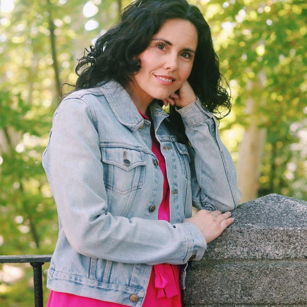 Vanessa Rozas — Acompañante familiar, matrimonial y fundadora de Nidaria