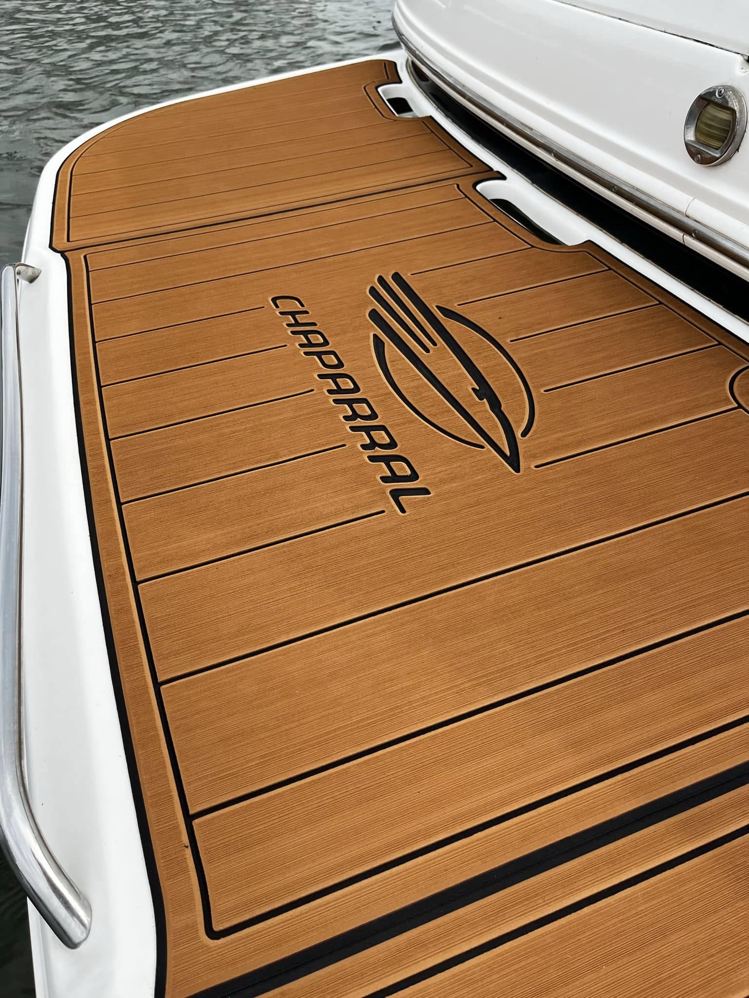 Réalisation tapis SeaDek motomarine
