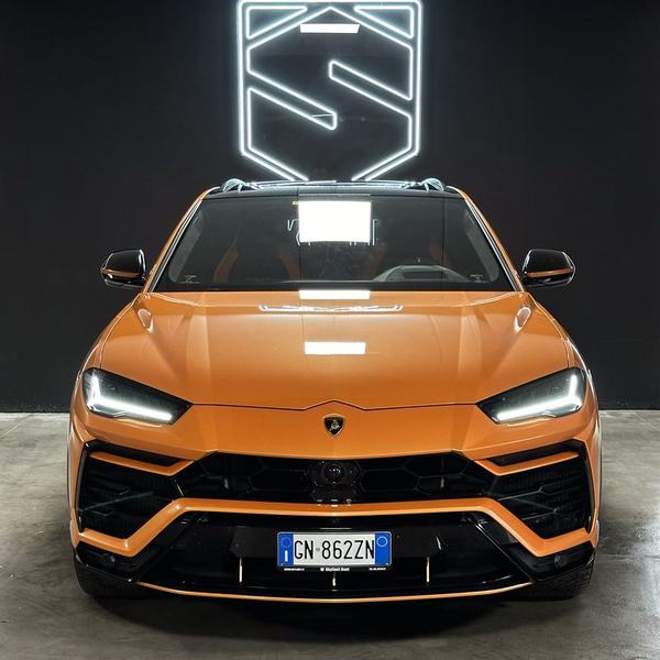 Lamborghini Urus Pearl Capsule