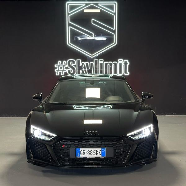 Audi R8 nera