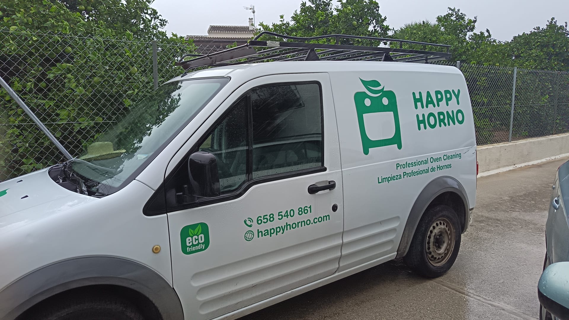 Paddy & Gordon's Happy Horno van