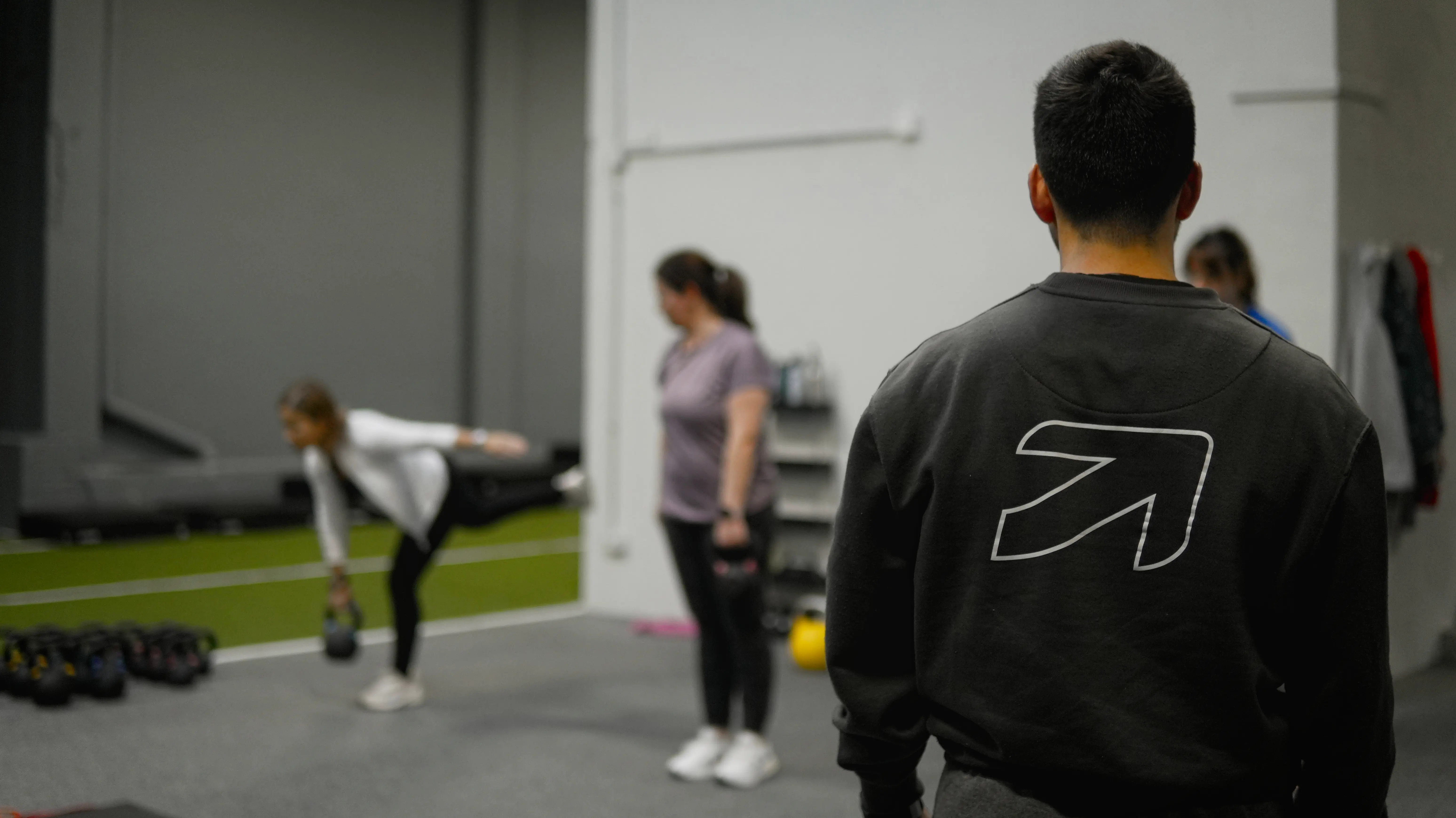 Sessió d'entrenament en grup reduït de 4 a 6 persones al CEI Girona