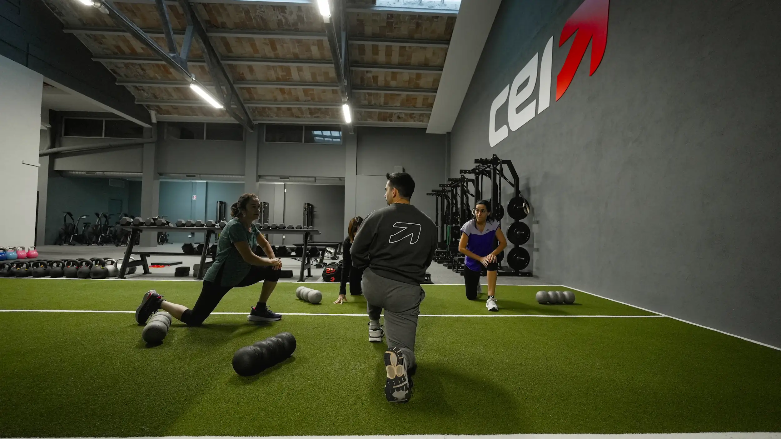 Entrenament en grup redu&iuml;t a CEI Girona