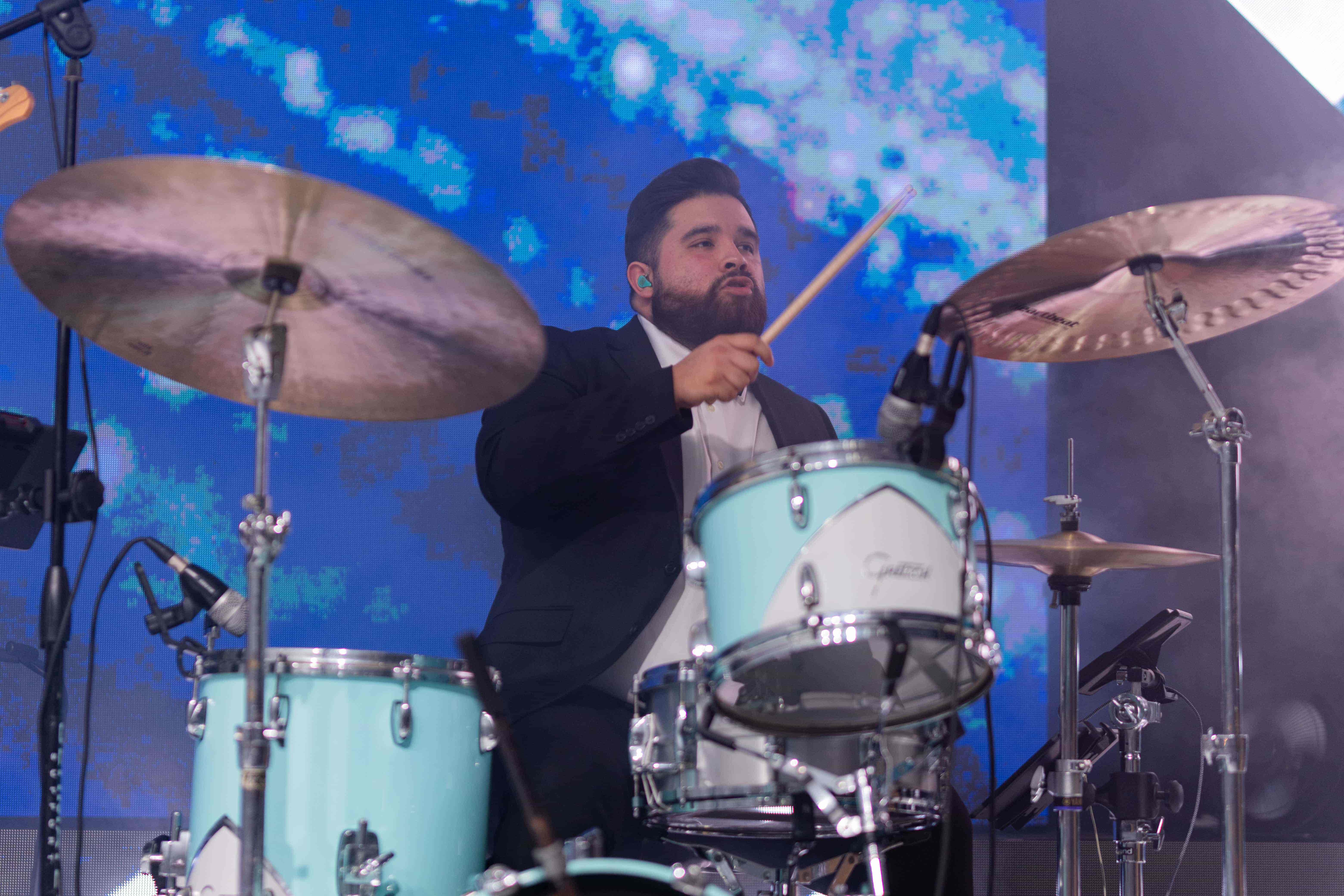 Troy Curtis Entertainment performing at a luxury Philadelphia wedding