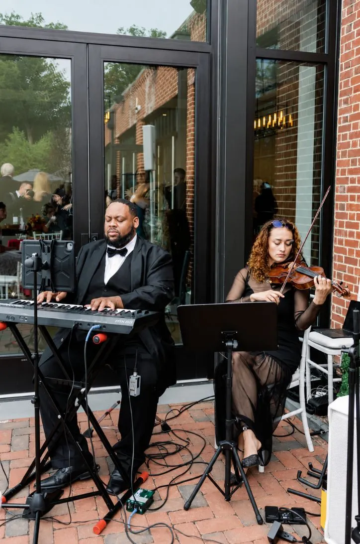 Troy Curtis Entertainment performing at a luxury New York wedding