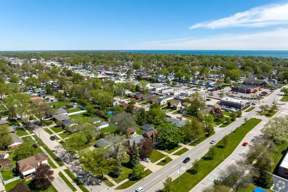 Easy access to Metro Detroit from Saint Clair Shores via I-94