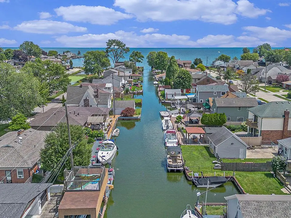 Saint Clair Shores lakefront community along Lake St. Clair in Michigan