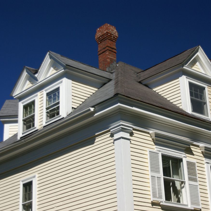 Before-and-after siding transformation on a Lawrenceville, GA home