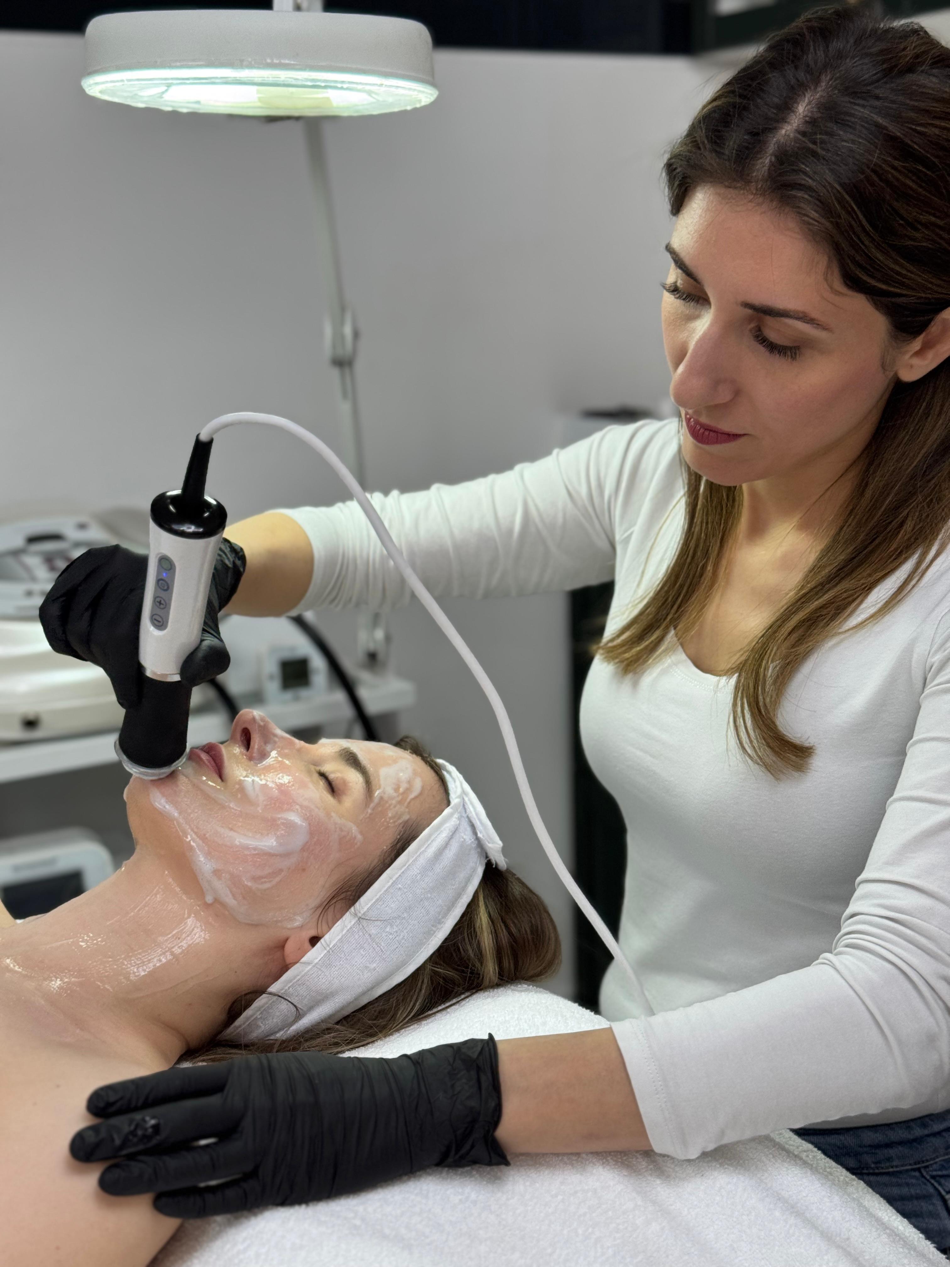 ClearLift Behandlung bei The Facialist Wien