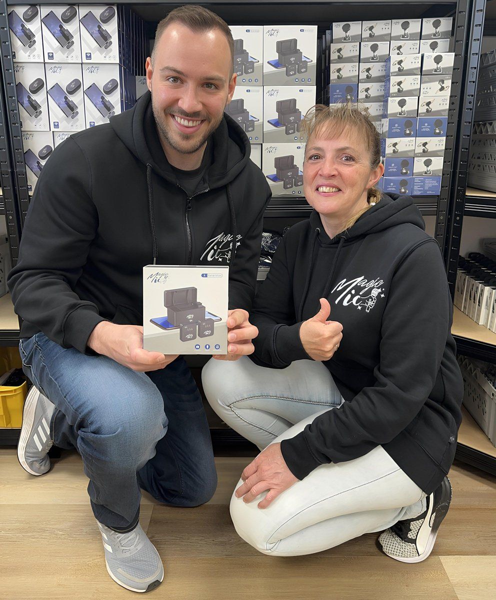 Julian und Juliette Helbig im eigenen MagicMic-Lager in Harpstedt