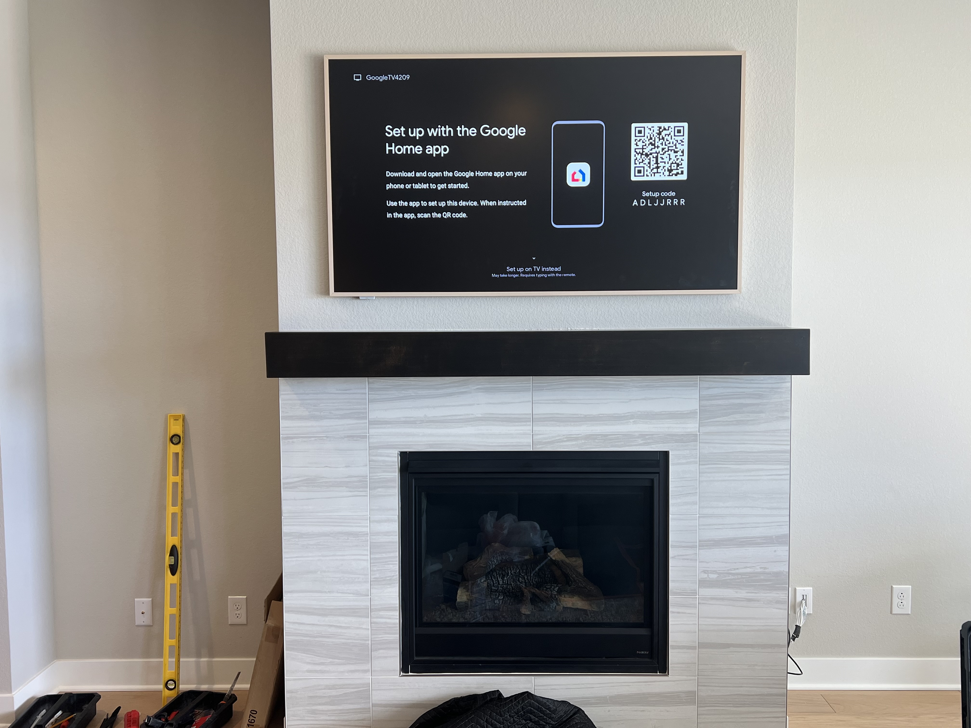 Clean TV installation with fully concealed cables by I Hang Flat Screens