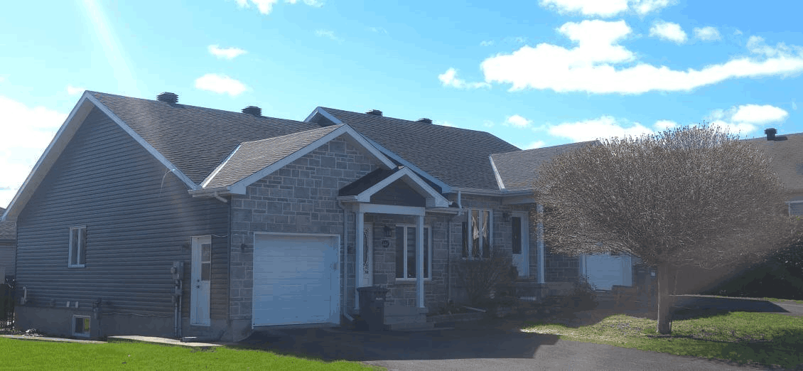Toiture Charbonneau — chantier à Hawkesbury, Ontario