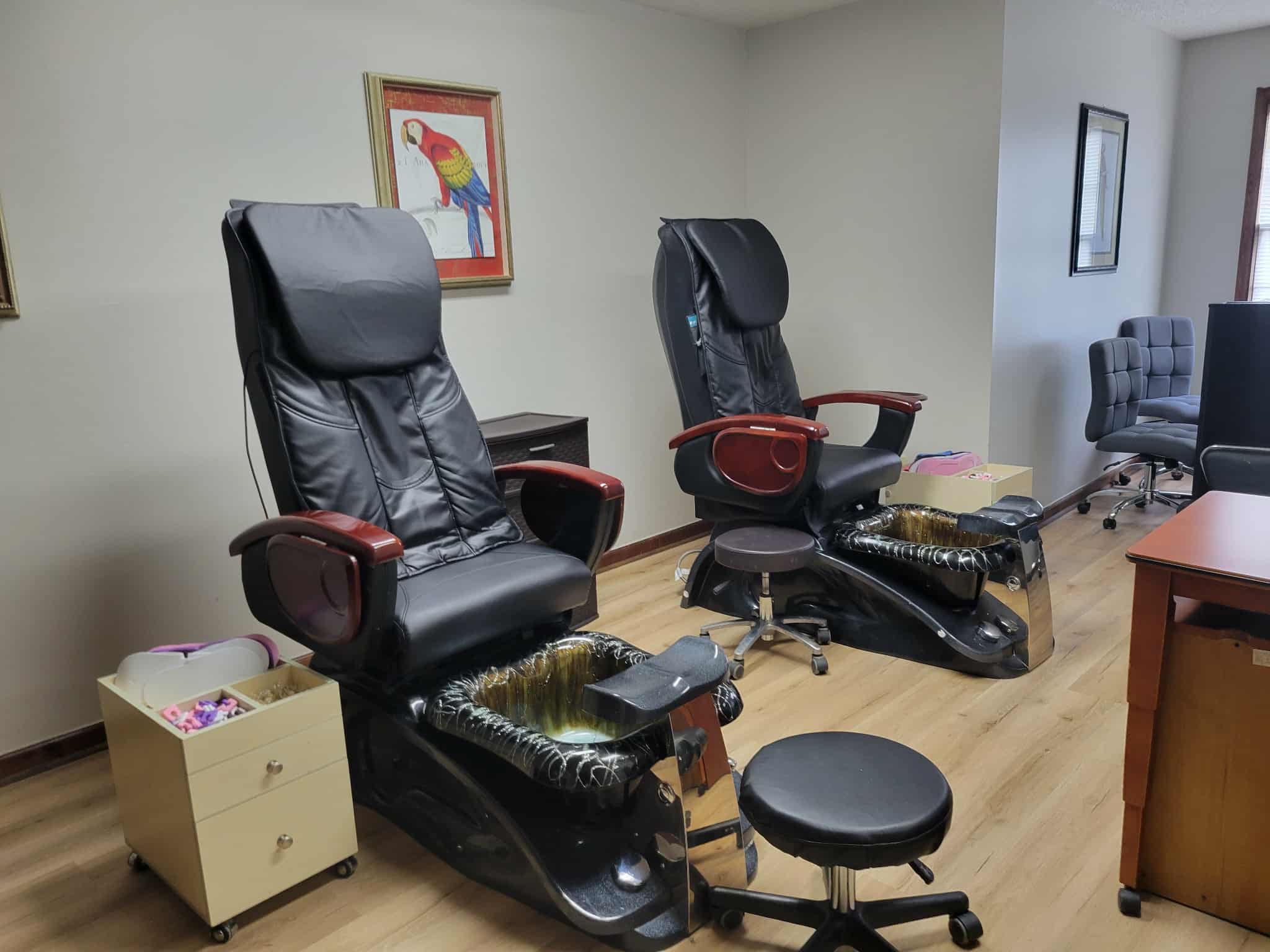 Private salon suite for rent Huntsville