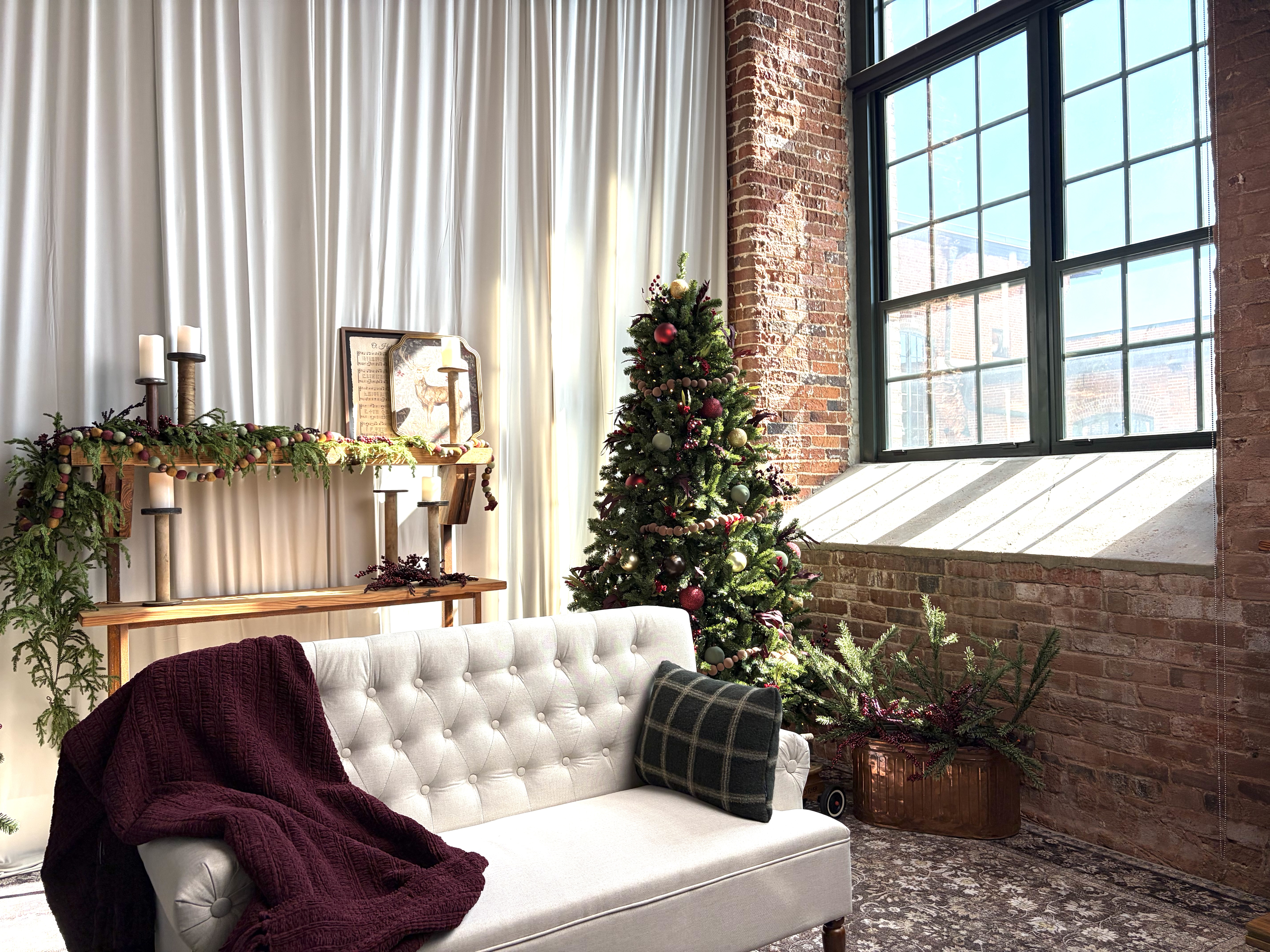The Alchemy Studios Christmas mini session set, photo 5 of 8