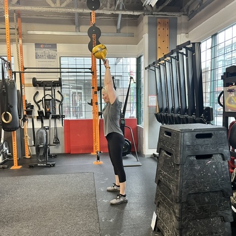 CrossFit kettlebell swing CrossFit kettlebell swing