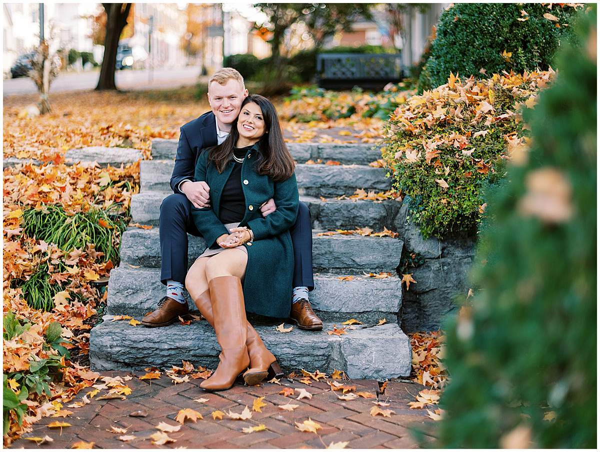 Autumn engagement photos with cozy sweaters and scarves