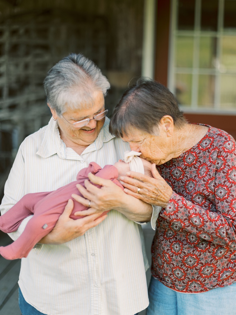Northeast TN Lifestyle Family Photographer storytelling session with newborn and grandparents