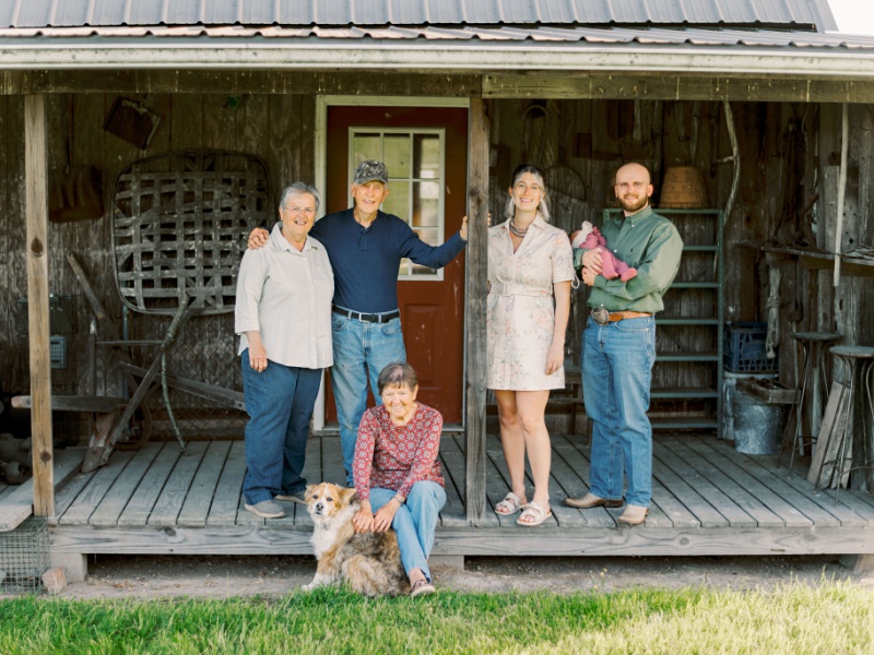 Northeast TN Lifestyle Family Photographer extended family session on generational farm