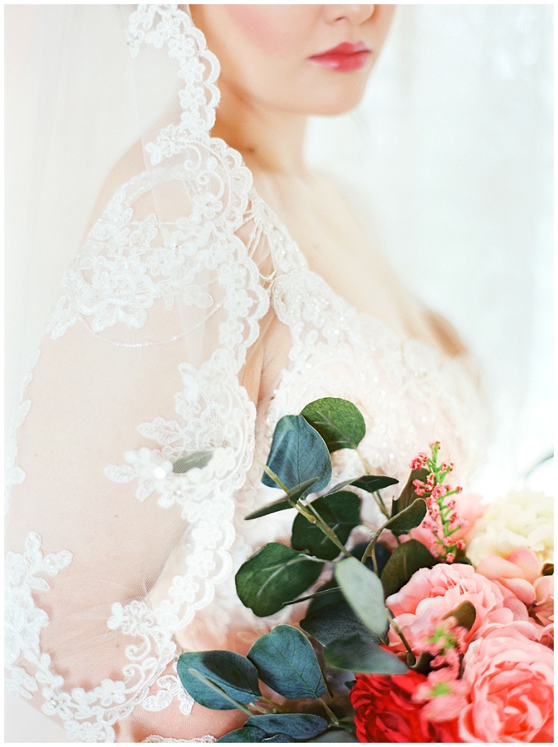 Romantic bridal photography session in historic Kingsport Tennessee mansion