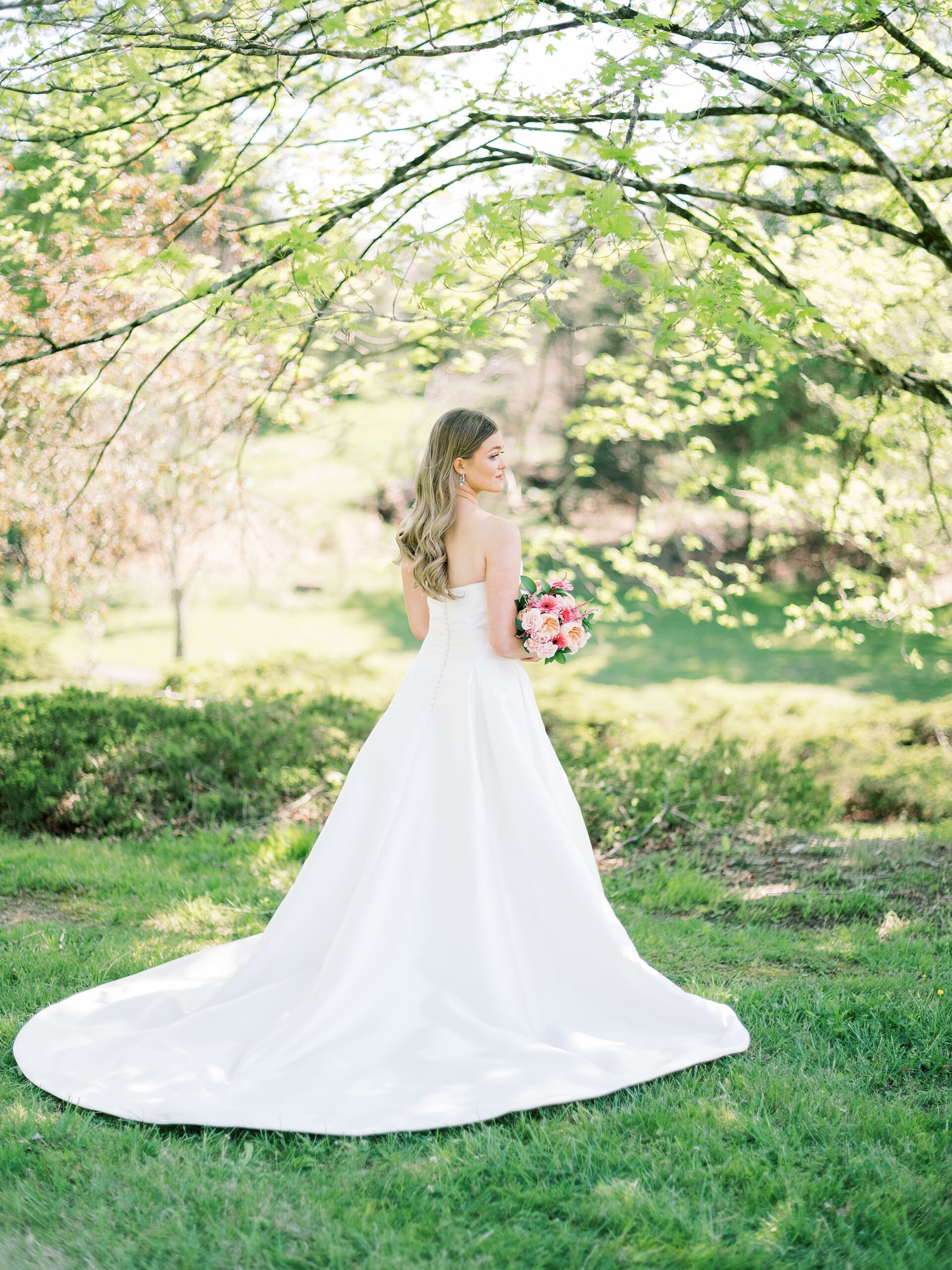 bride portrait at Lake House wedding venue Piney Flats TN