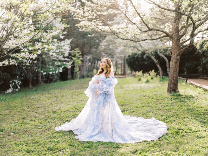 Knoxville TN maternity photographer garden session Knoxville TN maternity photographer garden session