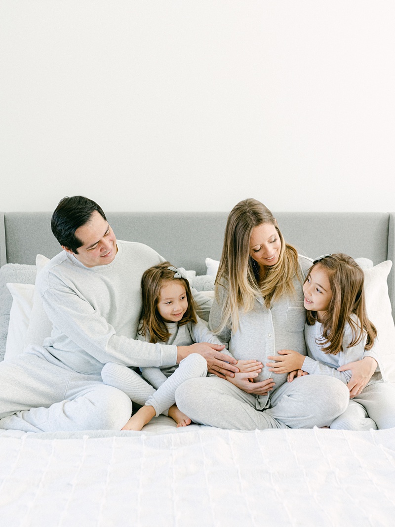 maternity photography East Tennessee soft neutral tones