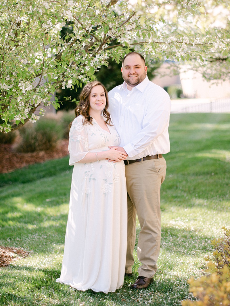 maternity photography Kingsport TN intimate connection