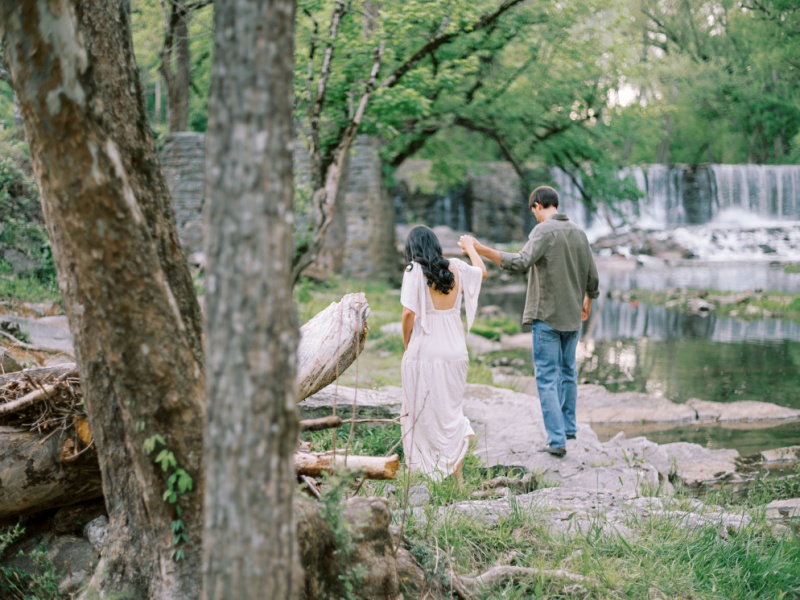 maternity session Kingsport TN at waterfall
