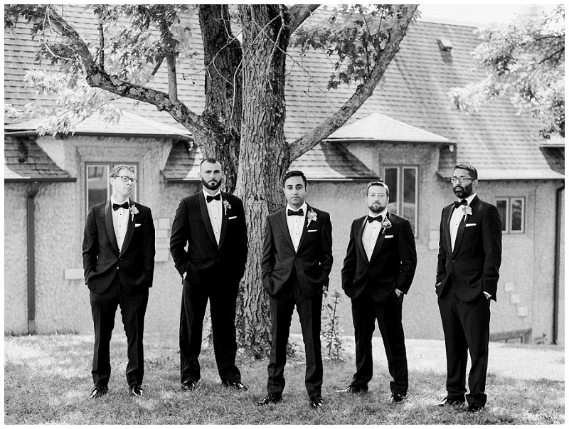 groomsmen boutonniere lineup