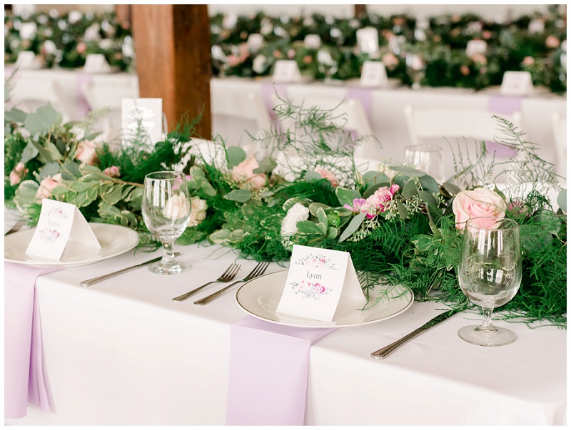 reception table settings with chargers
