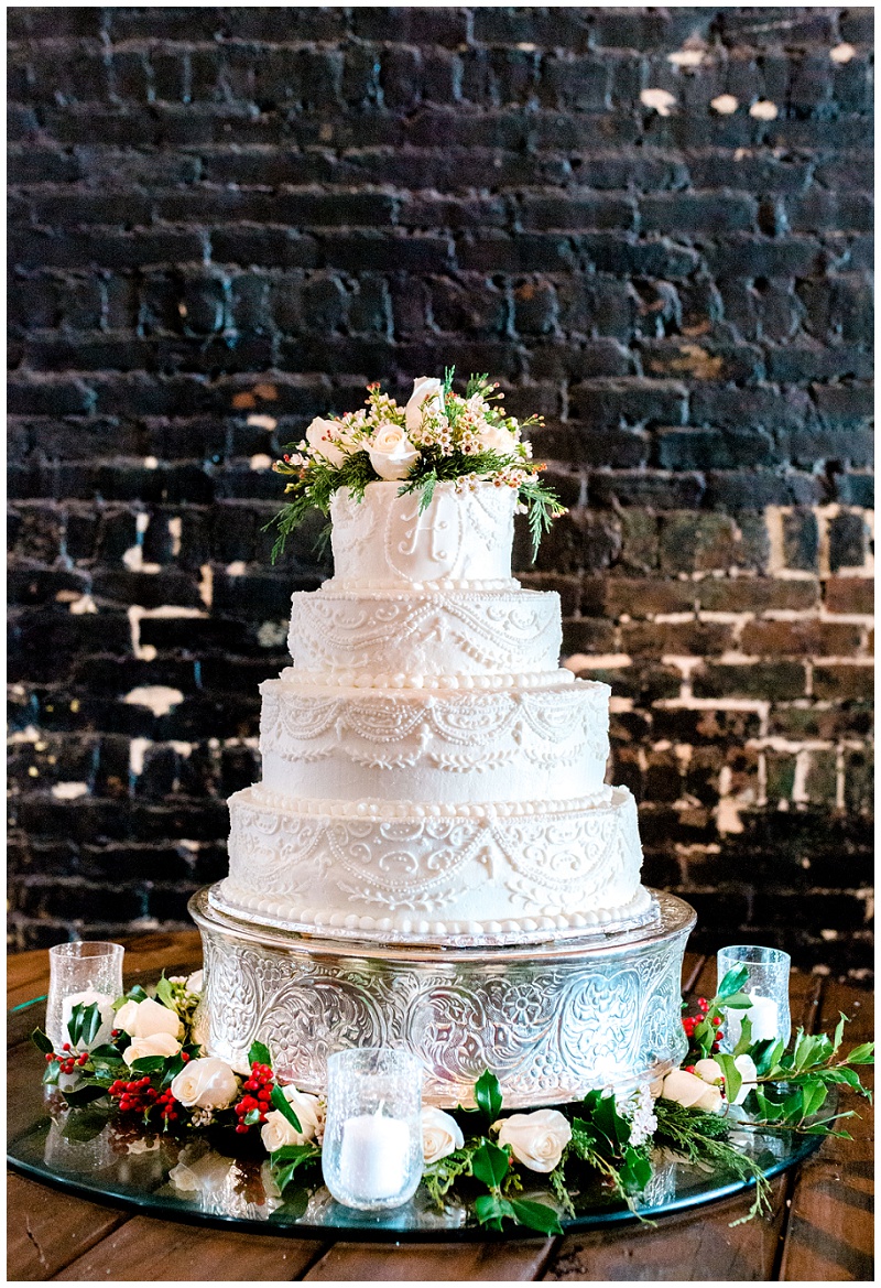 wedding reception cake at the Jackson Terminal Knoxville wedding venue
